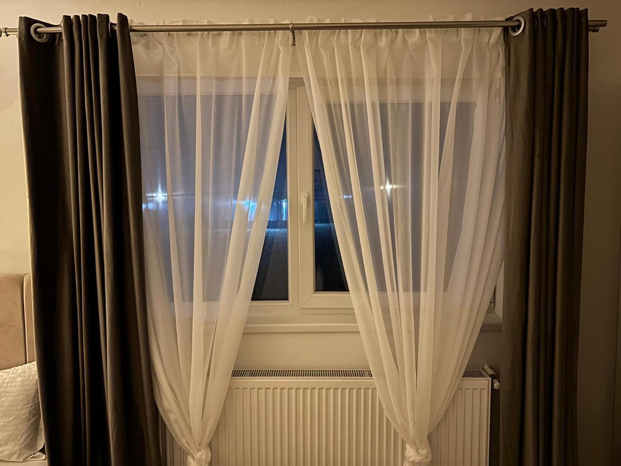 Dream - Large Apartament With Freeparking In A Quietarea Just 10 Minutes Away From City Center Bistriţa Buitenkant foto