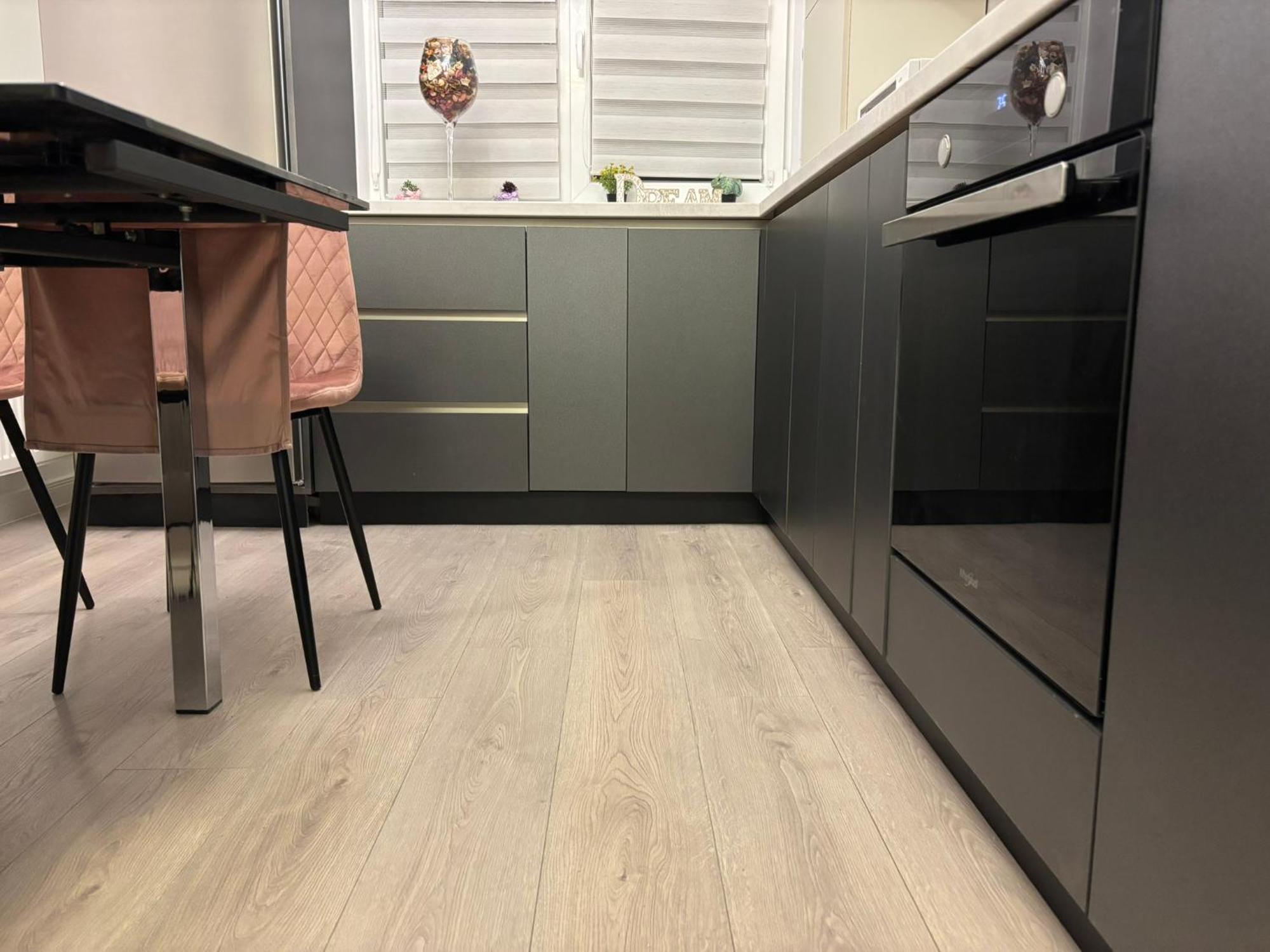 Dream - Large Apartament With Freeparking In A Quietarea Just 10 Minutes Away From City Center Bistriţa Buitenkant foto