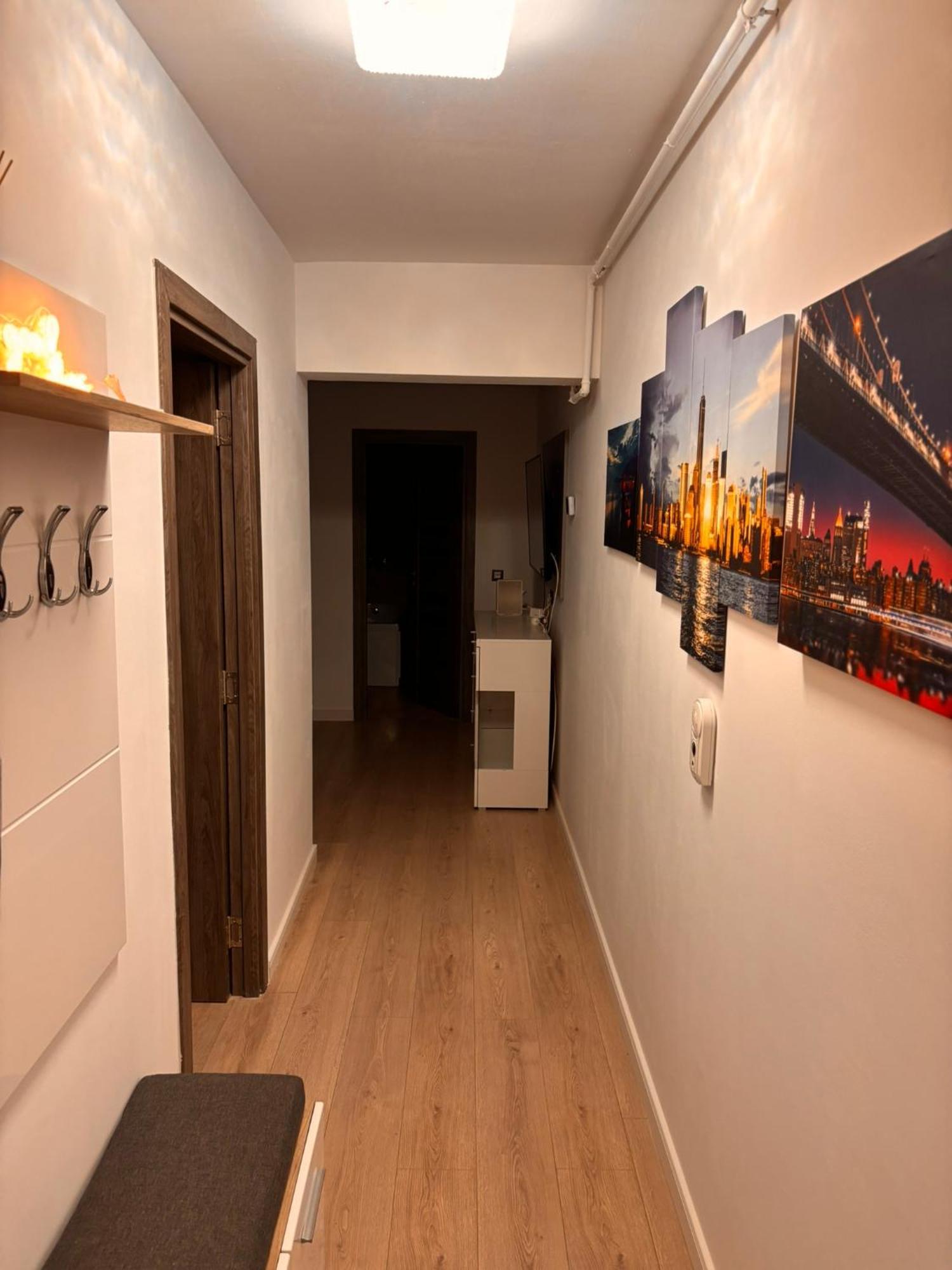 Dream - Large Apartament With Freeparking In A Quietarea Just 10 Minutes Away From City Center Bistriţa Buitenkant foto