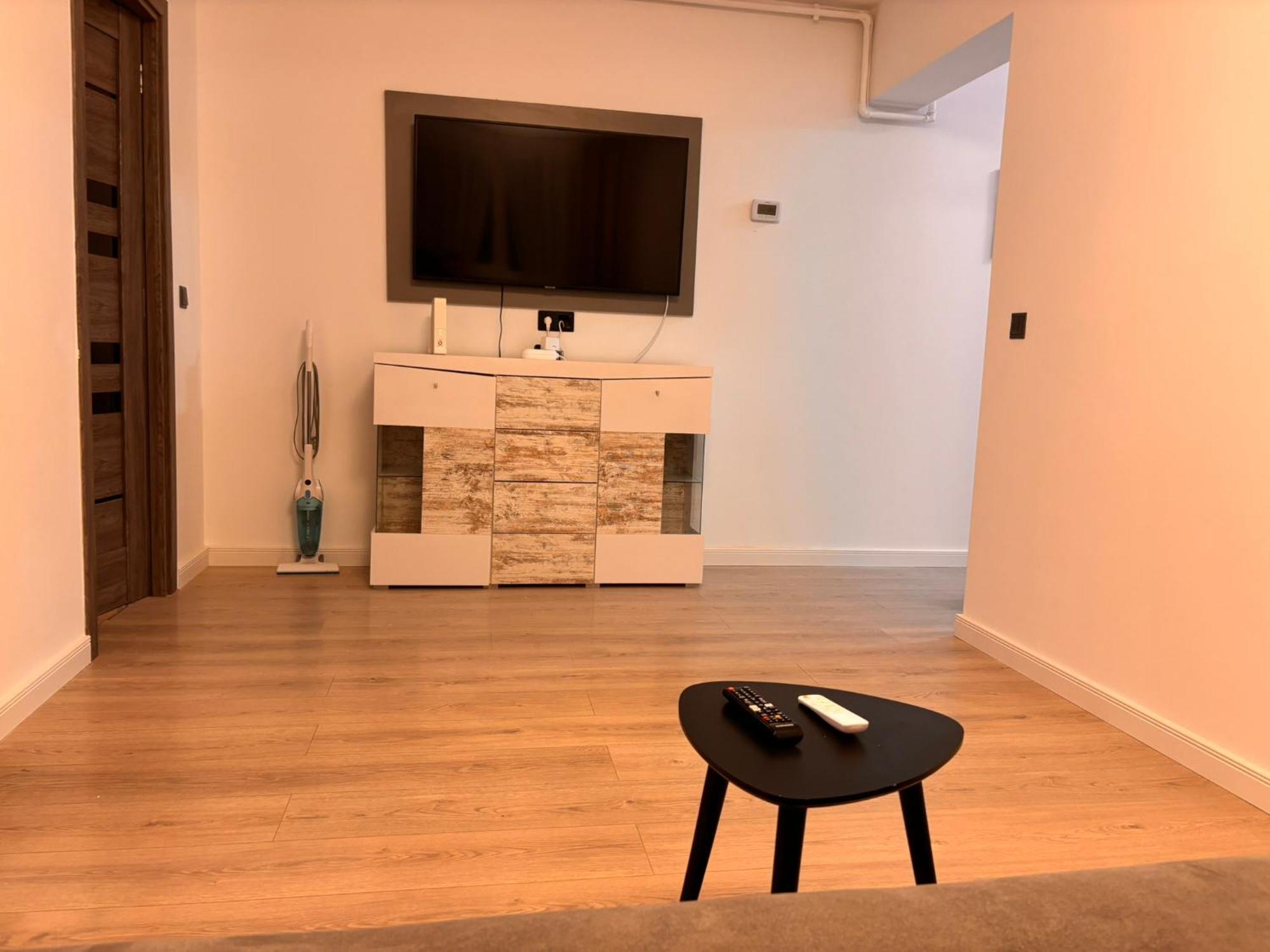 Dream - Large Apartament With Freeparking In A Quietarea Just 10 Minutes Away From City Center Bistriţa Buitenkant foto