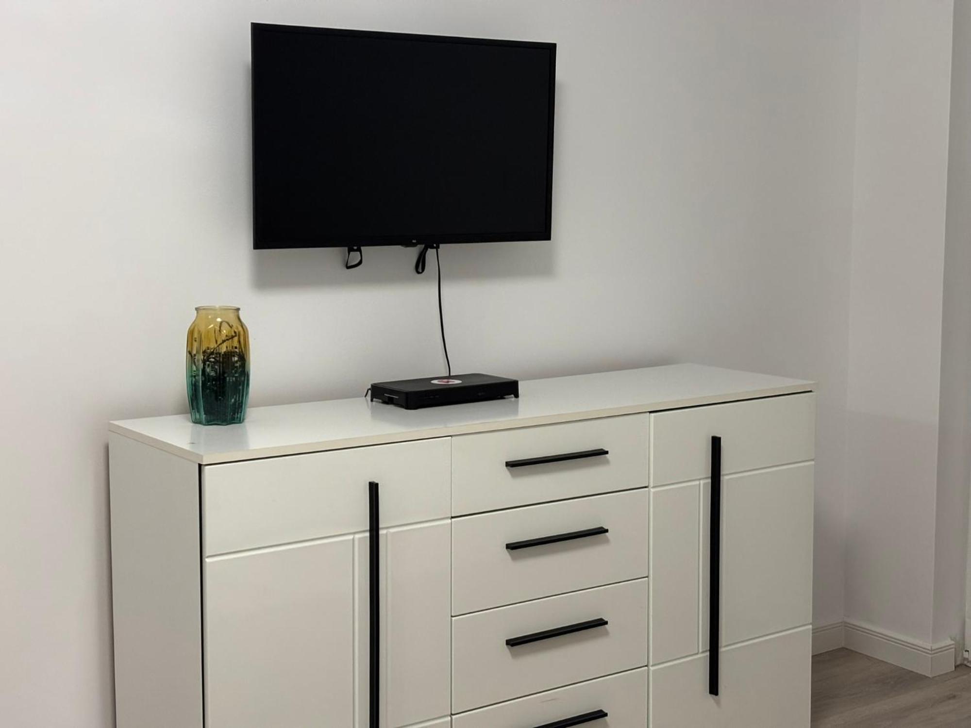 Dream - Large Apartament With Freeparking In A Quietarea Just 10 Minutes Away From City Center Bistriţa Buitenkant foto